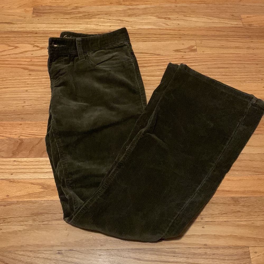 American Eagle corduroy flared pants (mossy green/brown)